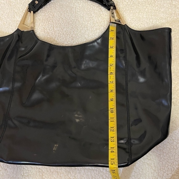 DKNY patent leather large hobo tote bag in black and silver hardware - Picture 10 of 16